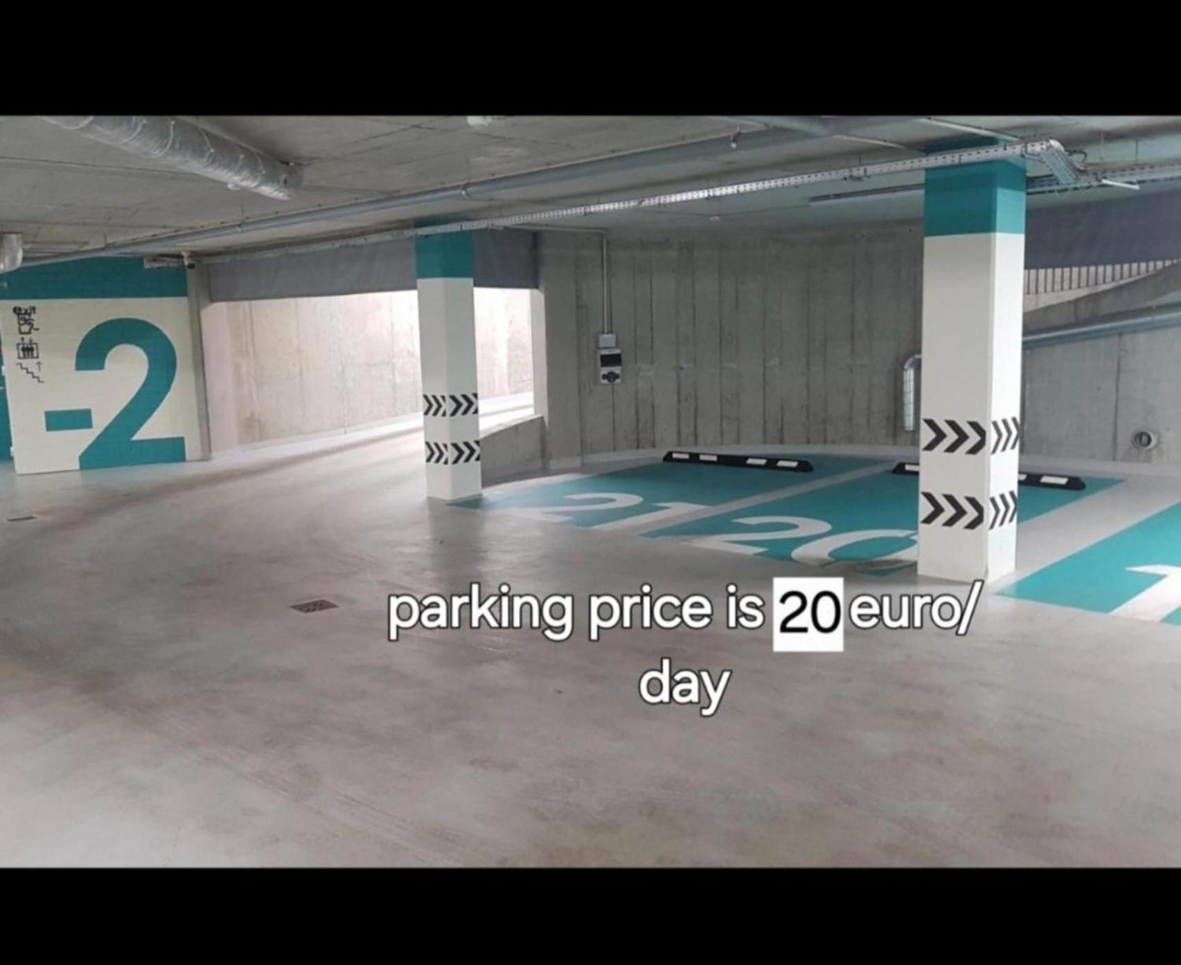 Happy Inn Presidential, Self Check-In, Parking In The Underground Garage VNO Exterior foto