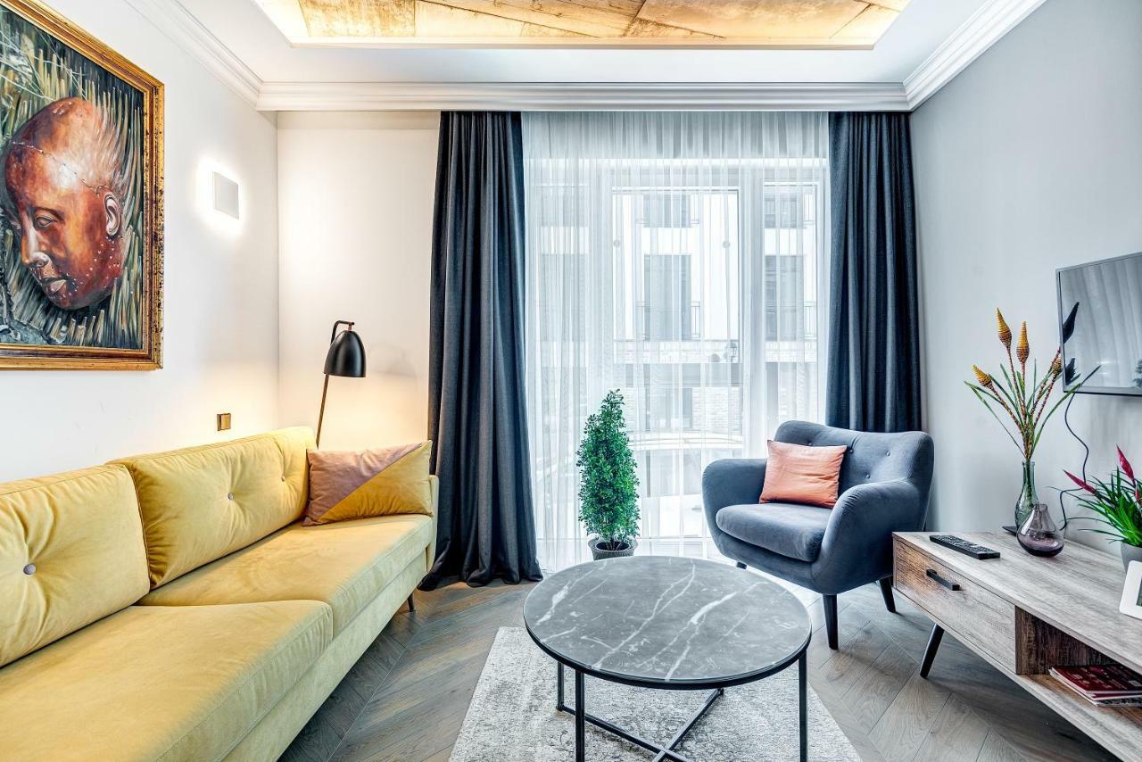 Happy Inn Presidential, Self Check-In, Parking In The Underground Garage VNO Exterior foto