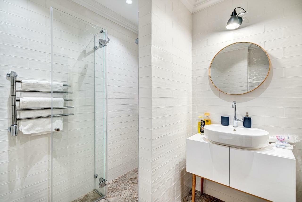 Happy Inn Presidential, Self Check-In, Parking In The Underground Garage VNO Exterior foto